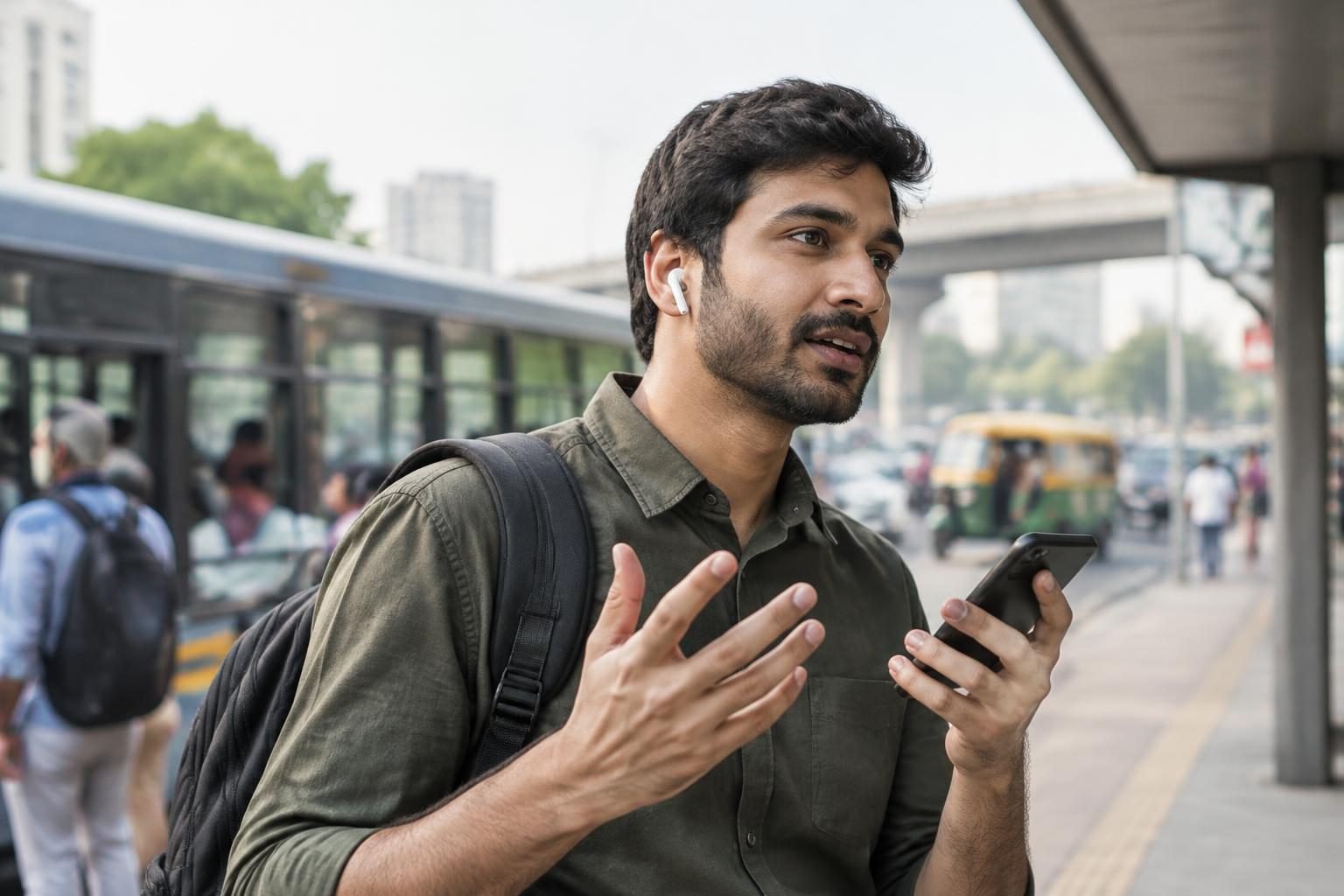 Wireless Earbuds for Calls in Noisy Places: What to Compare